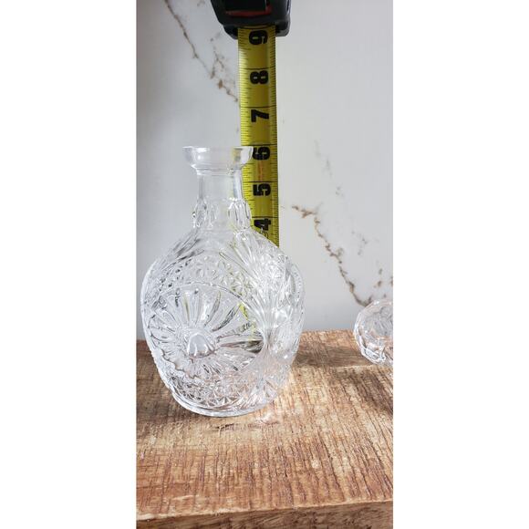 VTG Cut Glass Crystal Decanter Bird Motif Barware Clear Stopper Heavy Pressed - Picture 5 of 8